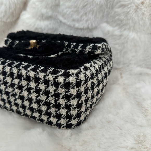 Chanel Tweed Square Mini Classic Flap - Picture 6 of 15